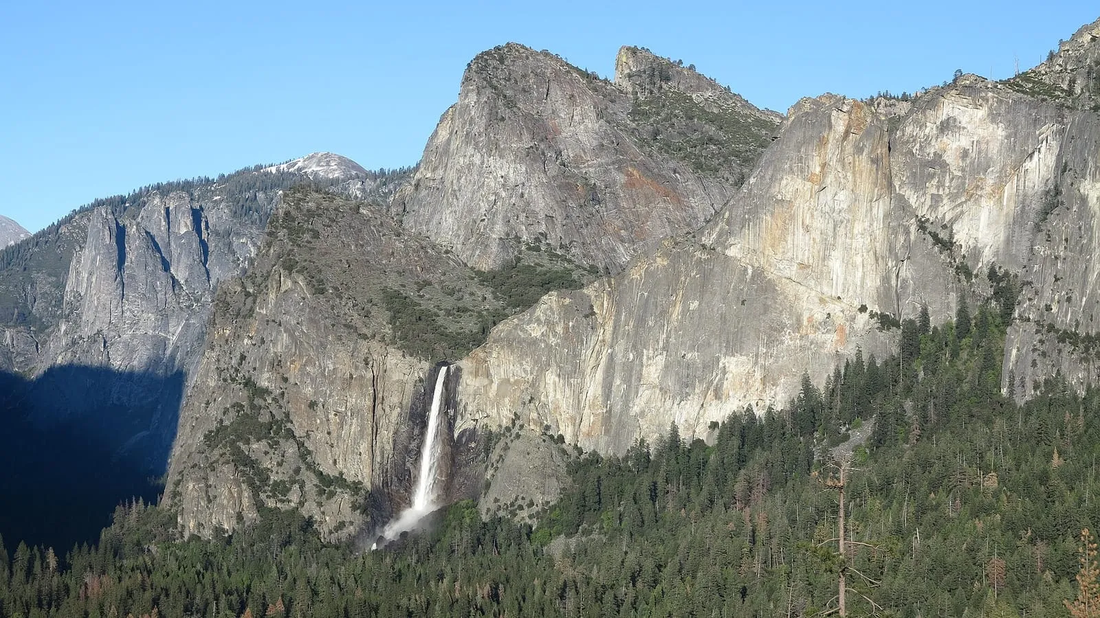 新娘面纱瀑布(Bridalveil Fall)
